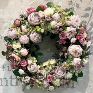 ご自宅玄関ドアに直径40cmフラワーリースのオーダーを頂きました