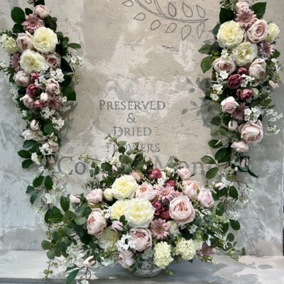 医療クリニックの壁面を飾るフラワーアレンジメントオーダー