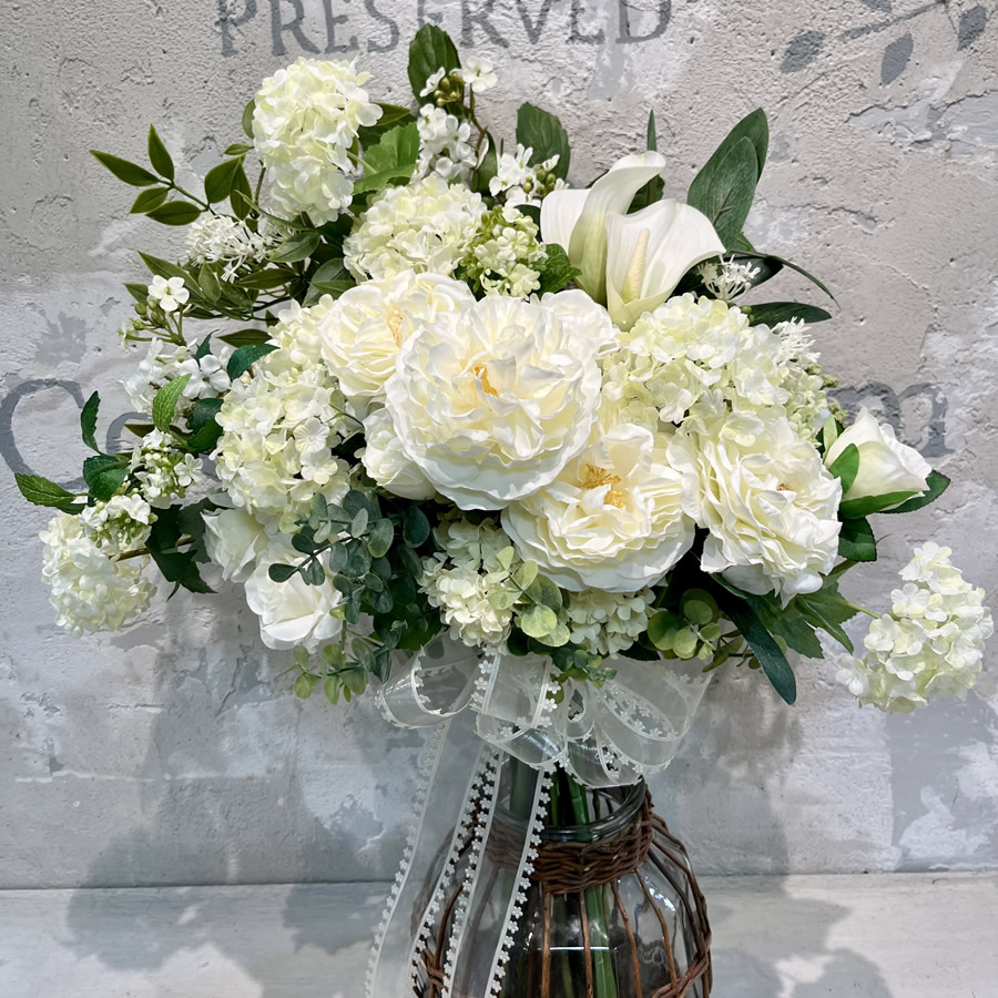 横浜オーダーメイド白いバラの造花のブーケ