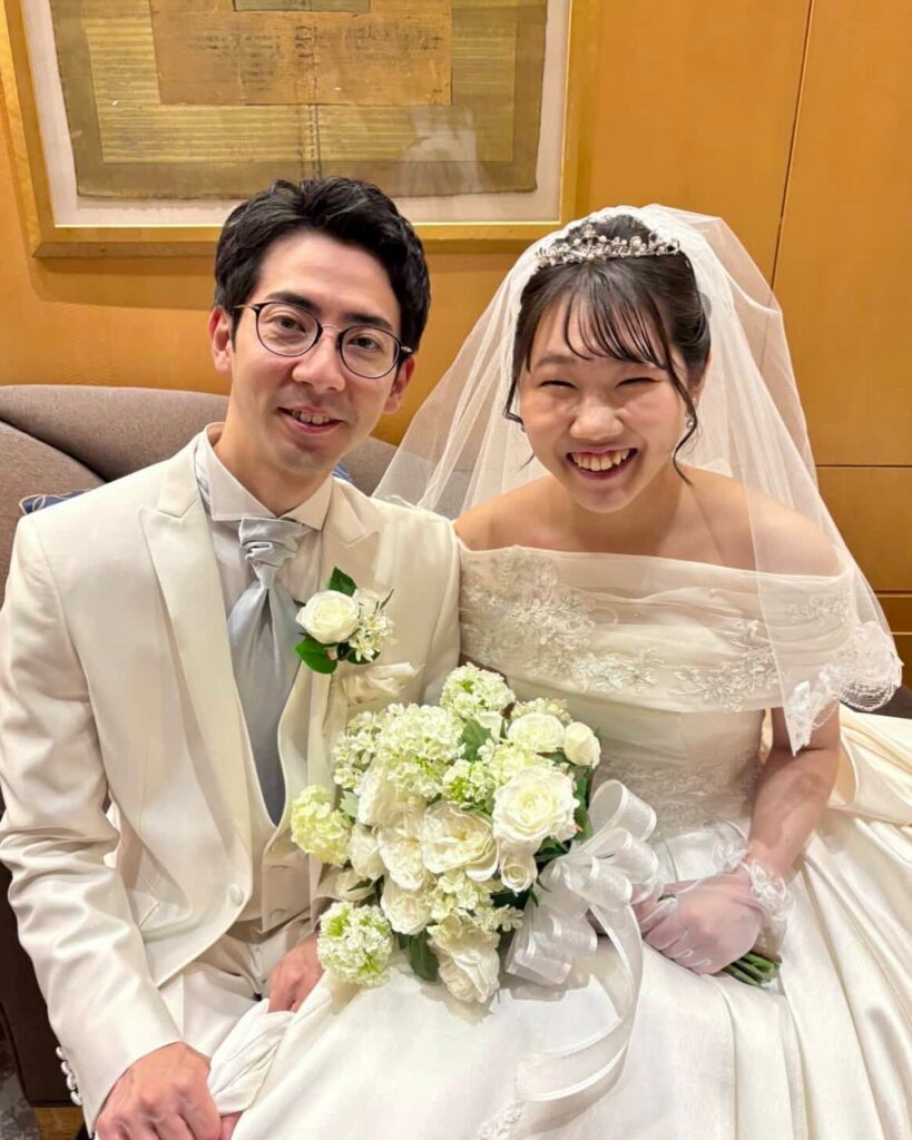 手作りウェディングブーケ教室で作った高級造花のブーケでお客様の結婚式写真